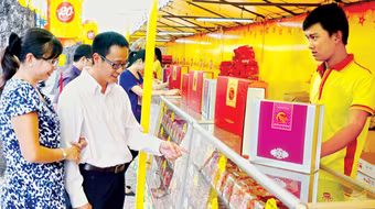 Bánh Trung thu 2014: Mẫu mới, giá tăng