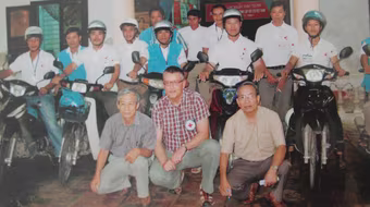 Đội xe ôm nghĩa hiệp và chuyện “đầu tư tình cảm”