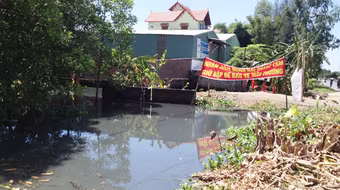 Ngang nhiên xả thải, người dân điêu đứng