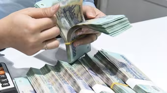 Không phải trả nợ thay cho chồng nếu tiền vay không vì mục đích gia đình 