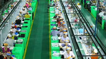 Tạm nghỉ việc hoặc nghỉ việc luân phiên vẫn được trả lương