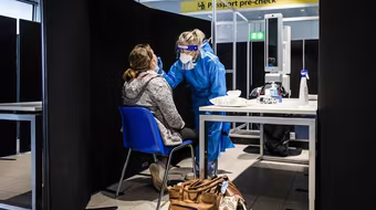 Thế giới chủ động ứng phó trước sự lan rộng của biến thể Omicron