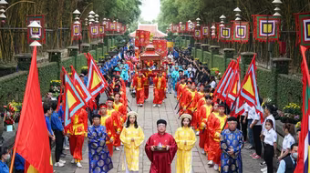 Giỗ tổ Hùng Vương diễn ra hàng năm với nhiều hoạt động lễ hội mang đậm bản sắc văn hóa dân tộc