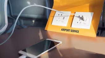 FBI cảnh báo người dùng không sử dụng trạm sạc điện thoại công cộng