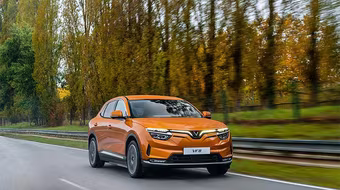 VinFast nhận đơn hàng bán hơn 2.500 xe VF 8 và VF 9 cho Autonomy
