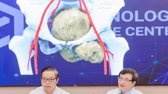 Chàng trai trẻ vượt ‘cửa tử’ sau ca phẫu thuật khối u xương khổng lồ cực hiếm gặp