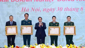 MB vinh dự đón nhận Huân chương Bảo vệ Tổ quốc hạng Nhất tại hội nghị '80 năm Doanh nghiệp đồng hành cùng đất nước'