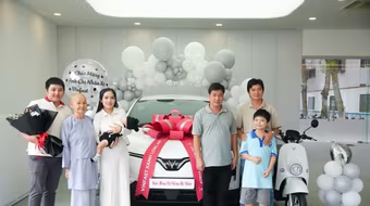 Khách hàng VinFast mua 1 được 2: Chưa kịp chạy đã 'lời'