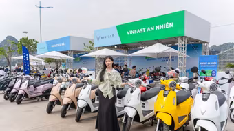 Linh hoạt, tiện lợi, tiết kiệm, xe máy điện VinFast là chuẩn mực phương tiện mới cho bạn trẻ