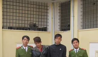 Cướp "xe ôm" lấy tiền bao người yêu