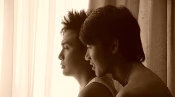 Đồng tính nam tiếp tục gây "sốt"