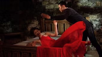 "Chân dài" Next top model bị tra tấn dữ dội