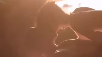 Lộ cảnh nóng của Hoa hậu người Việt tại Nga