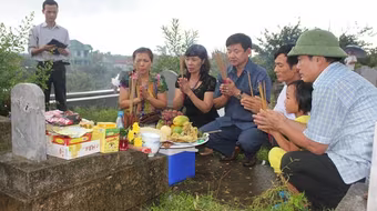 Tìm kiếm thành công mộ 2 liệt sĩ qua nghĩa trang trực tuyến