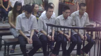 Hám tiền, nhiều cô gái trẻ “sập bẫy“ nhóm buôn người