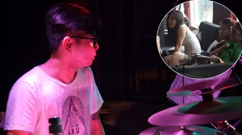 Em rể Phương Uyên chơi trống cho thí sinh đội Thu Minh