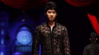 Nam "chân dài" tranh tài trong Vietnam’s next top model 2013