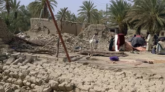 Động đất 7,8 độ Richter ở Pakistan: Ít nhất 50 người chết