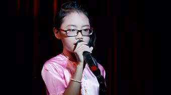 Phương Mỹ Chi hát "Quê em mùa nước lũ" tặng miền Trung