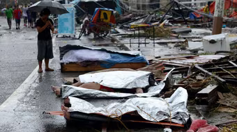 Philippines: Cảnh tượng kinh hoàng sau bão Haiyan
