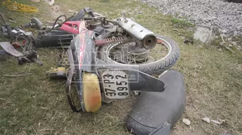 Bất cẩn băng qua đường ngang dân sinh, bị tàu đâm trọng thương