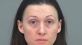 Nã súng xối xả vào chồng vì tưởng là kẻ trộm đột nhập