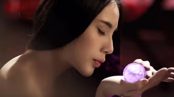 Thủy Tiên bất ngờ hóa thân thành... hồ ly tinh