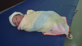 Một bé gái sơ sinh bị bỏ rơi ở khu công nghiệp