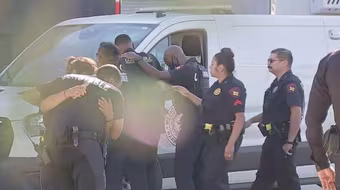 Bị phục kích bằng súng trường, 3 cảnh sát Mỹ thương vong