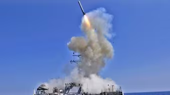 Nhật Bản cân nhắc mua tên lửa hành trình Tomahawk của Mỹ