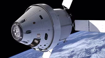 NASA công bố tàu vũ trụ có người lái bay quanh Mặt trăng