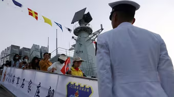 Trung Quốc cho phép truyền thông nước ngoài tham quan tàu hải quân