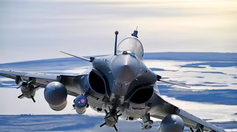 Pháp sẽ triển khai máy bay được trang bị vũ khí hạt nhân tới biên giới với Đức