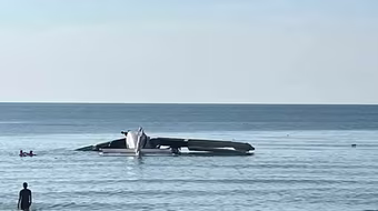 Máy bay chở 6 cảnh sát Thái Lan lao xuống biển 