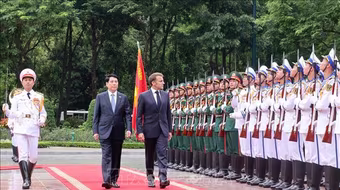 Chủ tịch nước Lương Cường chủ trì lễ đón cấp Nhà nước Tổng thống Cộng hòa Pháp