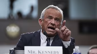 Bộ trưởng Y tế Mỹ sa thải tất cả thành viên ủy ban cố vấn vaccine