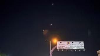 Iran phóng tên lửa vào các căn cứ quân sự của Mỹ tại Qatar và Iraq