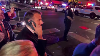 Video: Bị chặn đường ở New York, Tổng thống Pháp gọi điện cho ông Trump