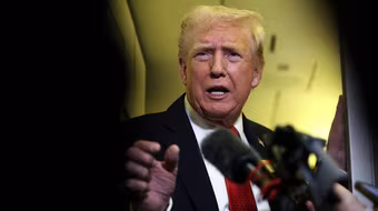 Tổng thống Trump hủy cuộc gặp thượng đỉnh với ông Putin, áp lệnh trừng phạt Nga