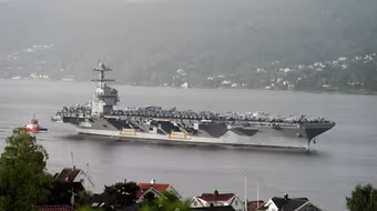 Giữa căng thẳng với Venezuela, nhóm tác chiến tàu sân bay Mỹ tiến vào khu vực Mỹ Latinh 