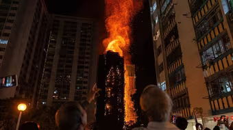 Chưa ghi nhận trường hợp công dân Việt Nam nào bị ảnh hưởng trong vụ cháy chung cư ở Hồng Kông