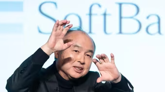 Chủ tịch Softbank dự đoán về mức đóng góp của AI vào GDP toàn cầu 