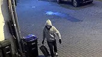 Mỹ bắt giữ nghi phạm đặt bom ống gần các trụ sở của Ủy ban Quốc gia