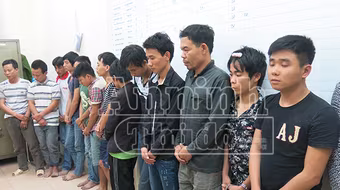 Triệt xoá “ổ bạc” lớn ven sông