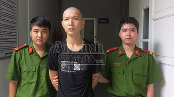 Không “cắm” được xe vừa trộm cắp, quay sang đòi chủ xe chuộc