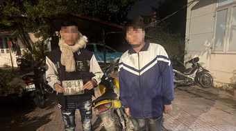 Tổ công tác 141 vây bắt nhóm "quái xế" điều khiển xe máy bốc đầu, quay clip trong đêm