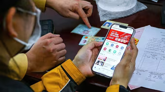 Hơn 30.000 dữ liệu phương tiện và giấy phép lái xe được người dân gửi lên ứng dụng iHanoi 