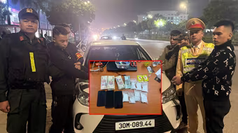 Lực lượng 141 bắt nhóm thanh niên đi ô tô mang số lượng lớn Ketamine và "nước vui" 