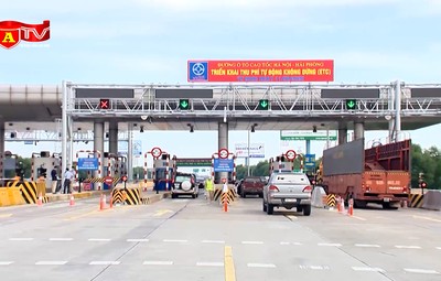 Từ 1/10, xe ô tô phải chuyển sang tài khoản giao thông mới qua được qua trạm thu phí ETC