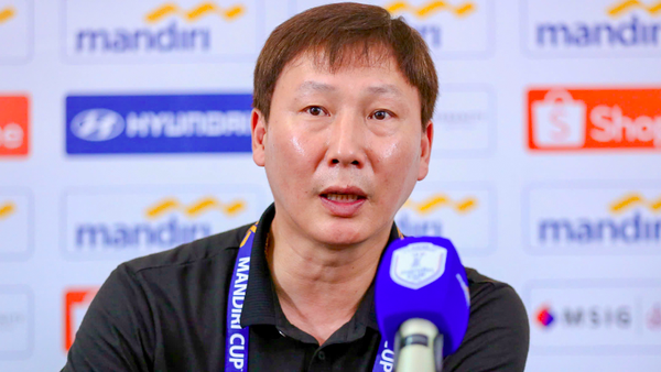 HLV Kim Sang-sik nói điều hài lòng nhất ở trận thắng Lào 3-0